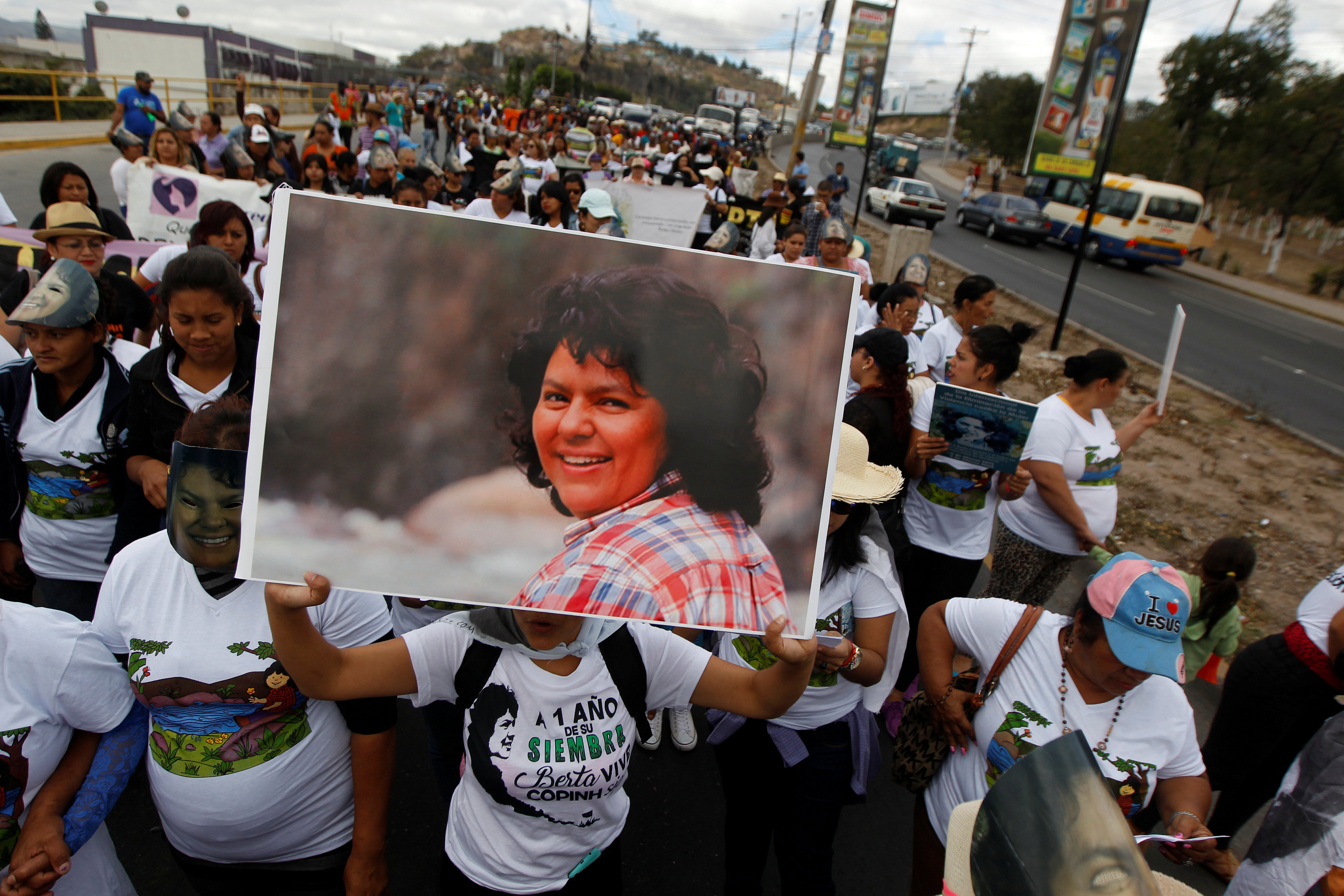 Marcha con motivo del primer aniversario de su asesinato, en Tegucigalpa, Honduras