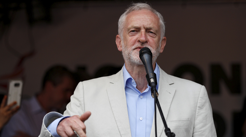 El líder del Partido Laborista, Jeremy Corbyn, intervino en la concentración para dirigirse a los asistentes sobre sus políticas contra la austeridad. 