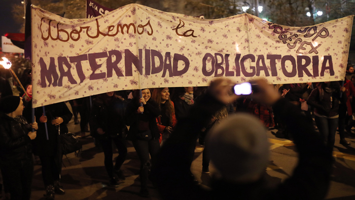 Las chilenas exigen que el aborto sea despenalizado.