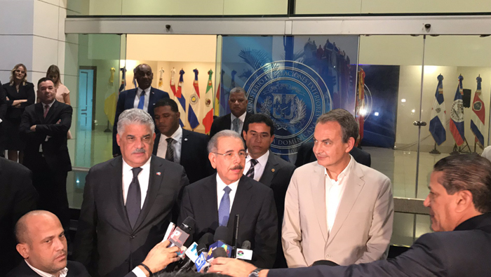 En las reuniones, sirven de mediadores el expresidente español José Luis Rodríguez Zapatero y el presidente de R. Dominicana, Danilo Medina.