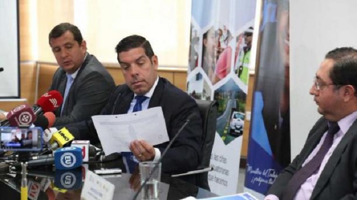 El ministro de Trabajo, Raúl Ledesma, afirmó que se tomarán medidas de control para evitar el despido de los empleados tras el aumento.