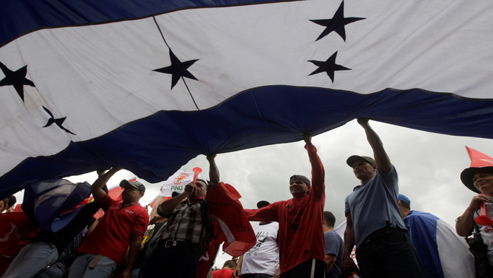 Cada vez son mayores las marchas de los opositores en Honduras.