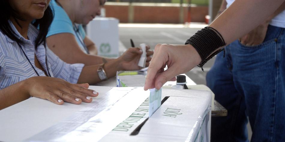 El partido Alianza Verde recopiló unas cuatro millones de firmas para poder convocar la consulta que busca la reducción del sueldo de los congresistas.