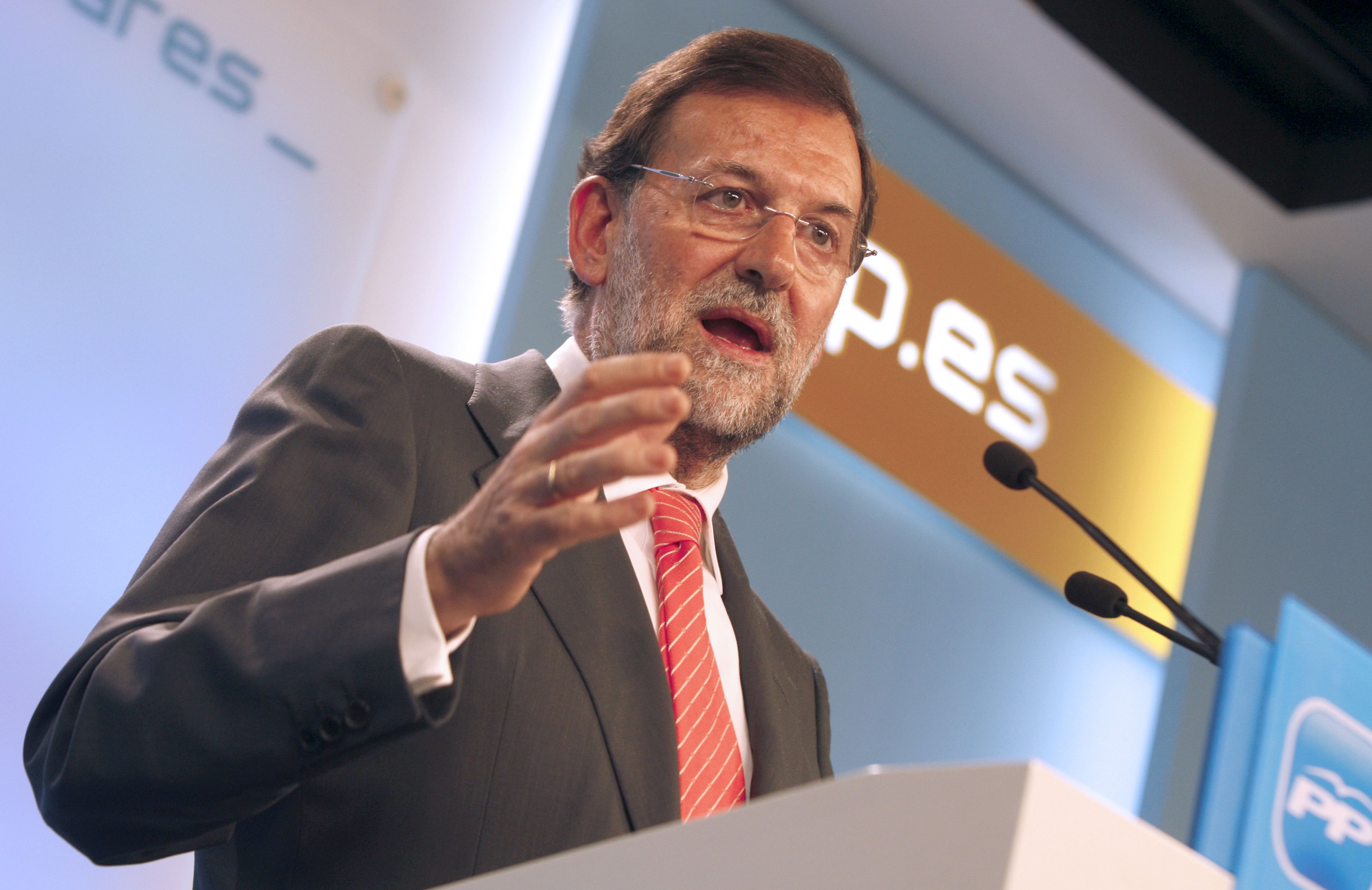 Rajoy pide que se elija a un presidente de la Generalitat sin problemas judiciales