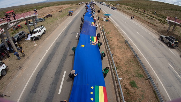Este sábado la bandera de la reinvindicación marítima en Bolivia fue ondeada por miles de bolivianos para pedir una salida soberana al mar.