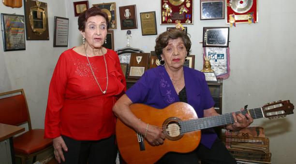Las Hermanas Mendoza Suasti interpretaron canciones folclóricas de Ecuador.