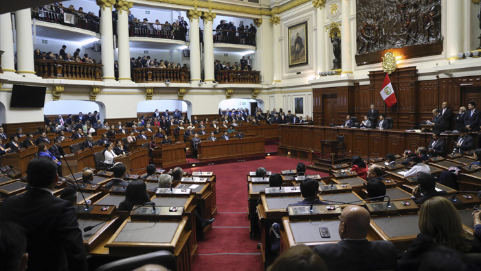 La propuesta de cadena perpetua recibió el voto unánime de los 103 parlamentarios mientras que la castración química se aceptó con 68.