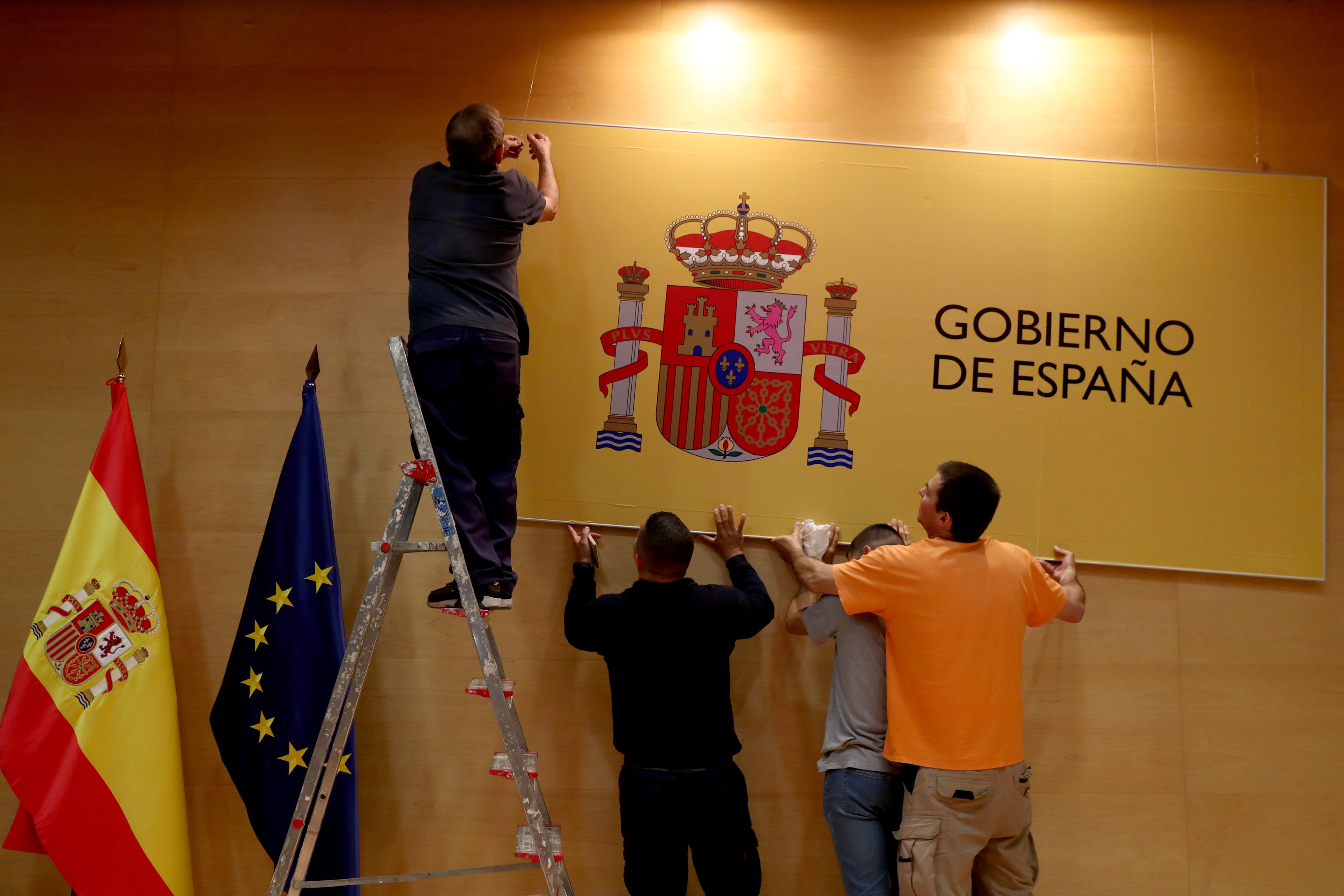 Josep Borrell juró como nuevo ministro de Exteriores del Gobierno de España.