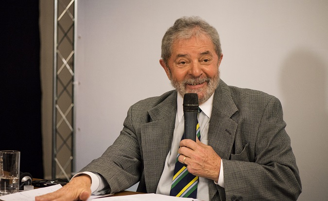 Lula giving a press conference on July 3, 2014