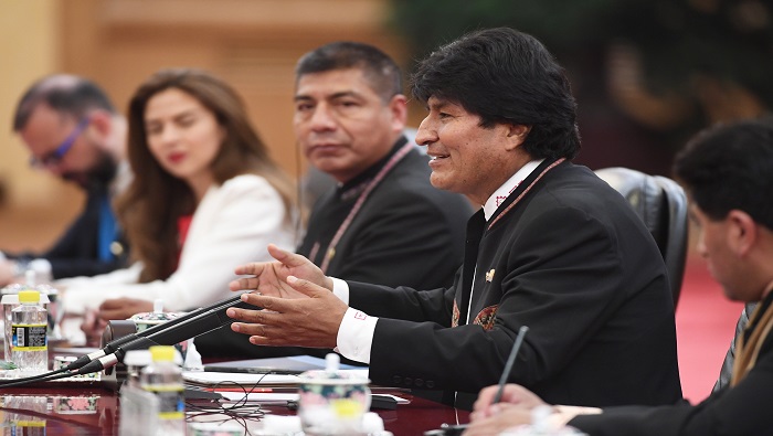 Evo Morales manifiesta su apoyo al expresidente Rafael Correa en su cuenta oficial de Twitter @evoespueblo.