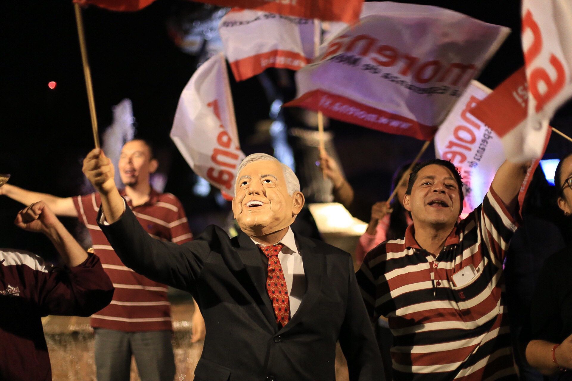Simpatizantes de AMLO salieron a las calles a festejar la victoria electoral.