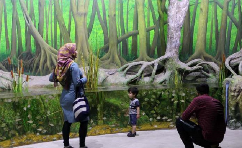 Esta atracción es el acuario más grande e importante en Irán y fue creada para todo tipo de público entre ellos niños. 