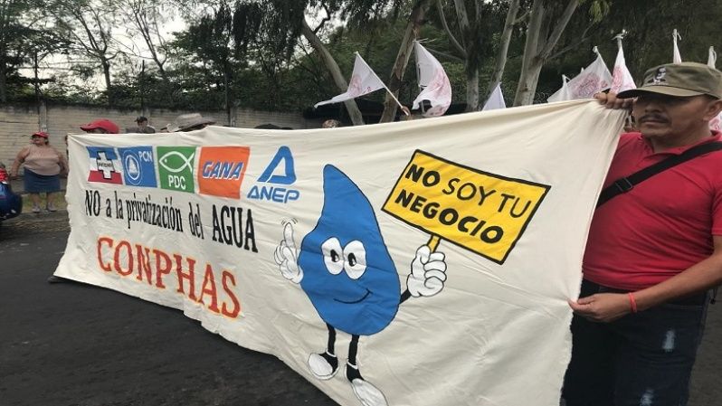 Marcha en contra de la privatización del agua en El Salvador. Junio 2018.