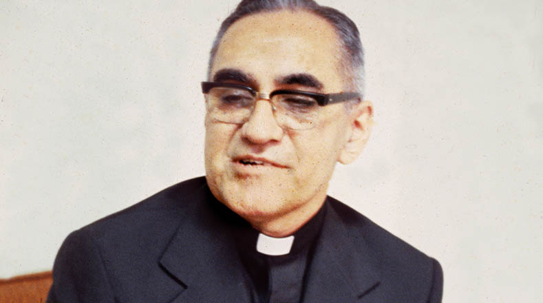 Arnulfo Romero fue asesinado con un disparo mientras oficiaba la Eucaristía en la Capilla del Hospital La Divina Providencia.