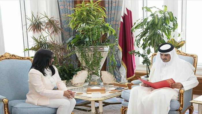 Rodríguez dialogó con Tamim bin Hamad Al Thani.