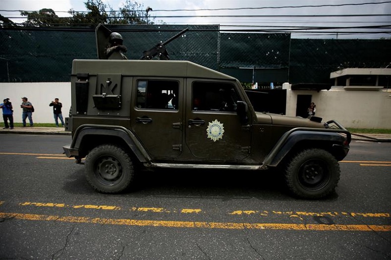 Shortly after, activists warned that military cars were riding around the CICIG's offices.