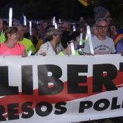 El pueblo catalán abrazó a sus presos en la vigilia de la Diada