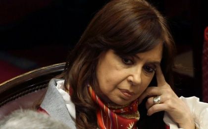 La defensa de CFK denunció la presencia de un tóxico tras el allanamiento de su vivienda en Buenos Aires. 