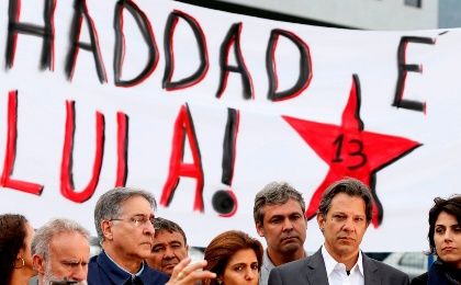 La defensa de Lula presentó una petición ante el TSE para garantizar su derecho de respaldar la campaña presidencial de Fernando Haddad.