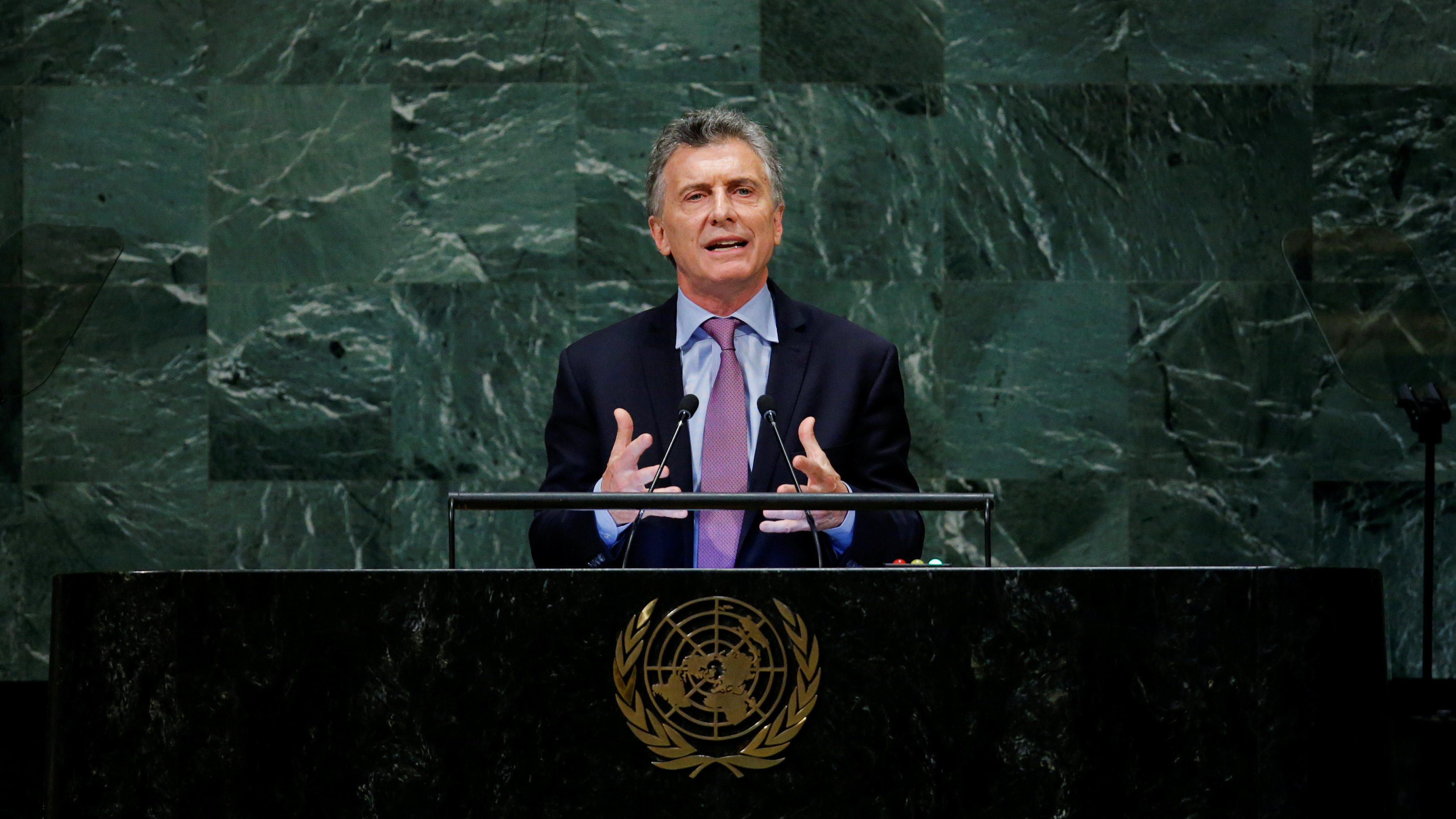 El presidente de Argentina, Mauricio Macri, aceptó que el país enfrenta grandes dificultades económicas y sociales.