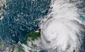 El huracán Michael se alejó de la punto occidental de Cuba y dejó a su paso fallas eléctricas y daños en la infraestructura local. 