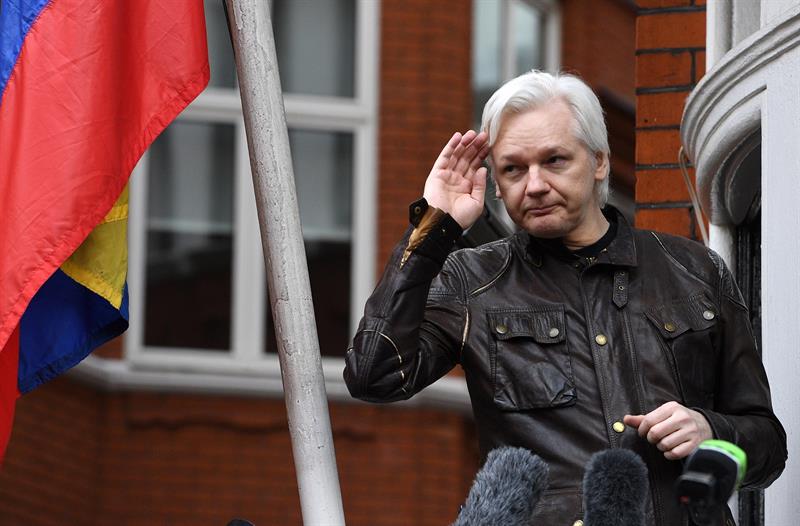 Julian Assange se encuentra asilado en la Embajada de Ecuador en Londres desde el 16 de agosto del 2012.