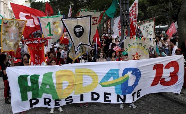 Bolsonaro tiene 59 por ciento de intenciones de voto, frente a 41 por ciento para Haddad, según las últimas encuestas.