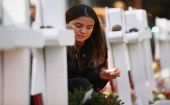 La comunidad de Pittsburgh se ha congregado en las inmediaciones de la sinagoga para recordar a las víctimas de la reciente matanza.