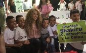 La artista anunció la construcción de dos colegios a cargo de tres fundaciones, entre ellas, la que dirige Shakira y la fundación del club de fútbol Barcelona.