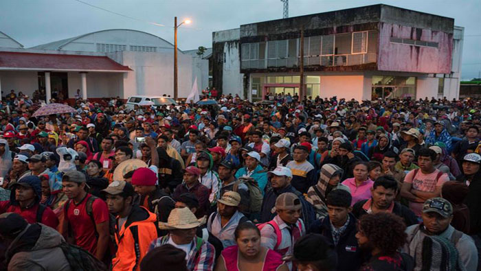 Los migrantes centroamericanos decidirán el rumbo de la caravana al finalizar la reunión con el presidente electo de México.