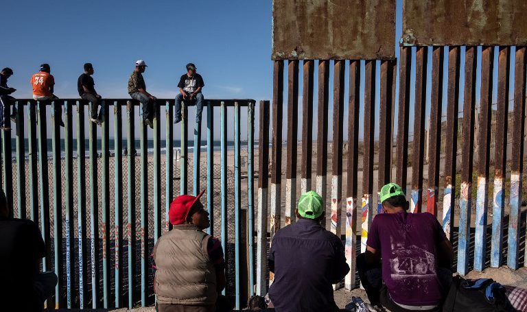 La caravana migrante se mantiene firme ante la determinación de entrar a Estados Unidos, pese a las amenazas de Trump.