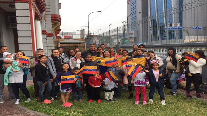Al menos 100 ciudadanos retornaron a su país en el vuelo 13° desde Perú para participar en los programas sociales del Gobierno venezolano.