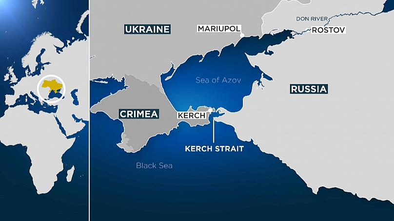 El estrecho comunica el mar de Azov con el mar Negro, y constituye un eslabón vital en la cadena que enlaza Rusia con el Mediterráneo.