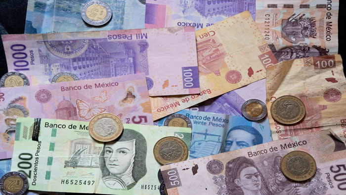 El nuevo salario fue acordado entre el Banco de México, empresarios y el sector obrero del país de forma unánime, según precisó el mandatario.