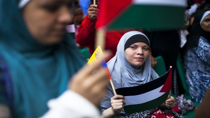 La joven exigió a Latam revisar su política de discriminación contra los palestinos.