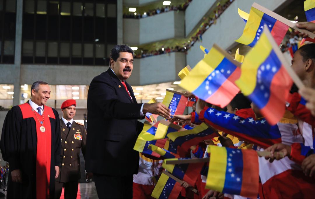 Rechazan pretensión de OEA de desconocer al presidente Maduro