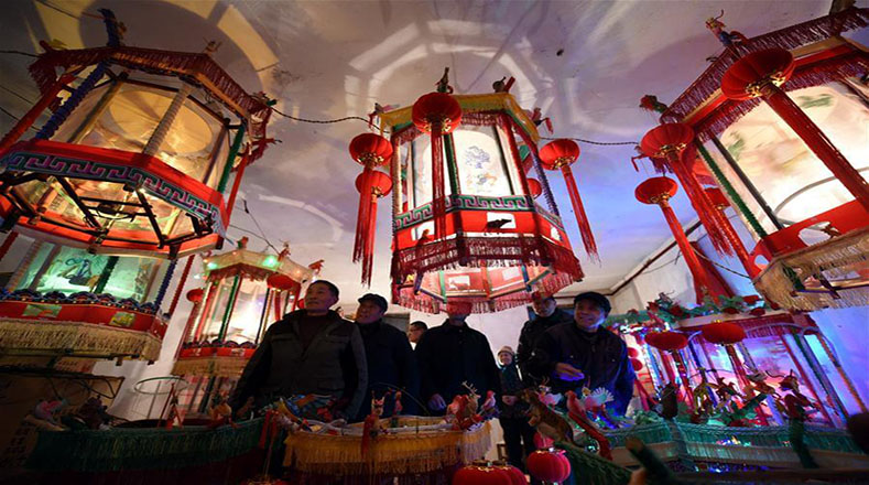 El Año Nuevo chino, más conocido como la Fiesta de la Primavera en China o como Año Nuevo Lunar en el extranjero, es la festividad tradicional más importante del calendario chino, celebrada también en otros países del este de Asia.