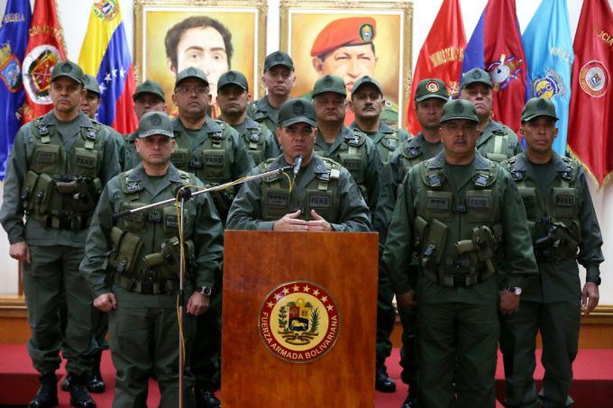 La declaración se produce desde el salón Simón Bolívar del Ministerio para la Defensa, en el Complejo Militar de Fuerte Tiuna, Caracas.
