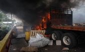 Los camiones con supuesta "ayuda humanitaria" fueron quemados el 23F en la frontera del lado de Colombia.