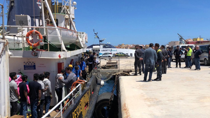 Al menos 60 migrantes murieron al naufragar en el mar Mediterráneo