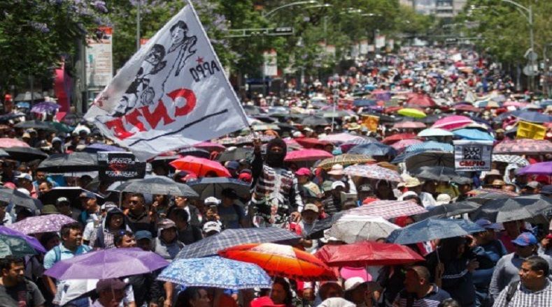 La marcha fue dirigida al centro de Ciudad de México, mientras los maestros exigen una reunión directa con el presidente López Obrador para evaluar la reforma educativa.