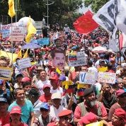 La Revolución Bolivariana y el belicismo de los “pacifistas”
