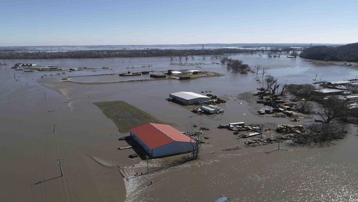 En Misuri, cerca 400 carreteras están cerradas por las inundaciones.