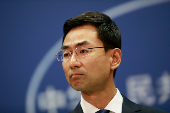 El portavoz de la cancillería Geng Shuang acusa a EE.UU de distorsionar la realidad en China.