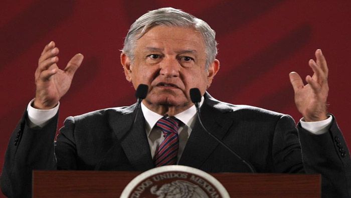 El presidente López Obrador aseveró que gestiones anteriores robaban recursos que ahora se utilizan para financiar estos programas.