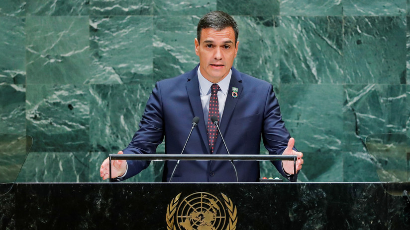 Sánchez criticó a los que se encierran en discursos proteccionistas pues afirmó que los cambios no van a respetar fronteras ni muros.
