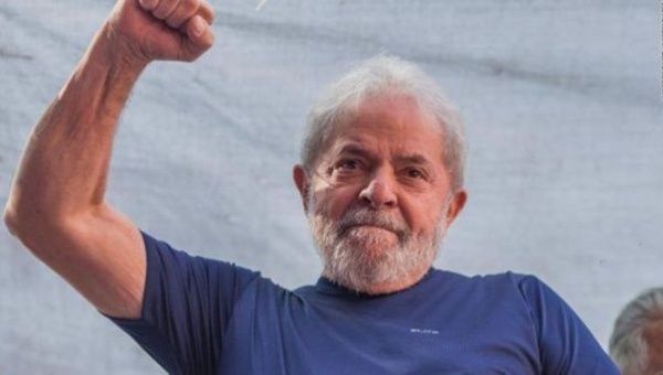 La negativa de Lula en aceptar la progresión a un régimen semiabierto es porque insiste en salir de la cárcel cuando se determine su inocencia.