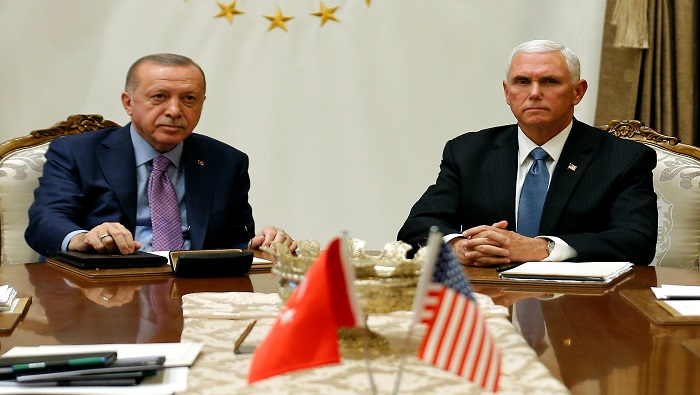 El vicepresidente estadounidense Mike Pence acordó con el mandatario turco Recep Tayyip Erdogan que el alto al fuego fuera de 120 horas.
