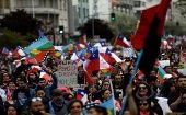 Chilenos se mantienen en las calles exigiendo cambios sociales, políticos y económicos.