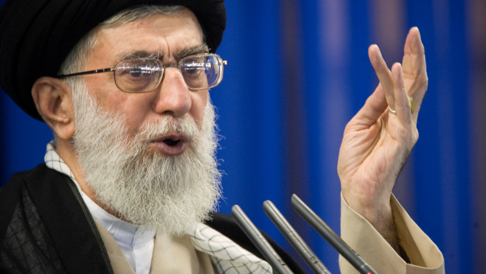 El líder iraní aseguró que la defensa conjunta de la paz por parte de las fuerzas de seguridad dio una dura bofetada a los enemigos.